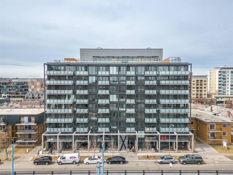 Апартаменты Chic 1Br Kensington Unit W/Parking Калгари Экстерьер фото